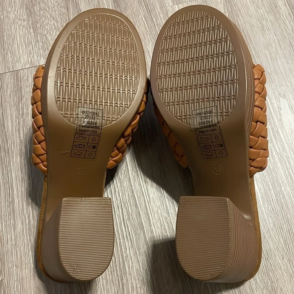 Pierre Dumas Women’s Morgen Sandal Heels Size 10 Brown Thick Heel Quilted Strap